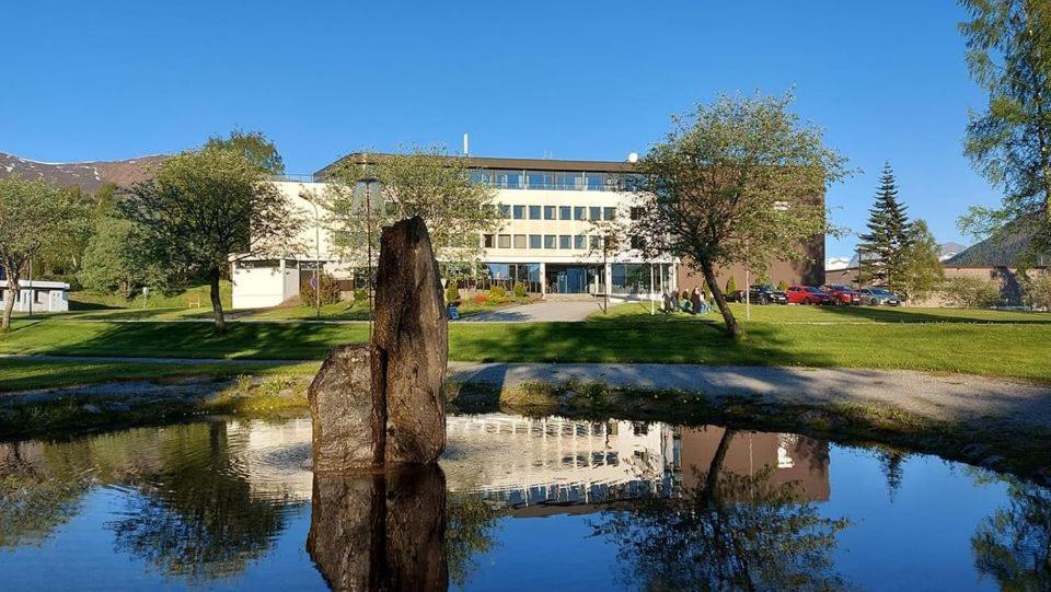 Havila Hotel Ivar Aasen Orsta Exteriér fotografie